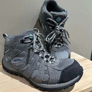 Columbia Women's Gray Athletic Shoes